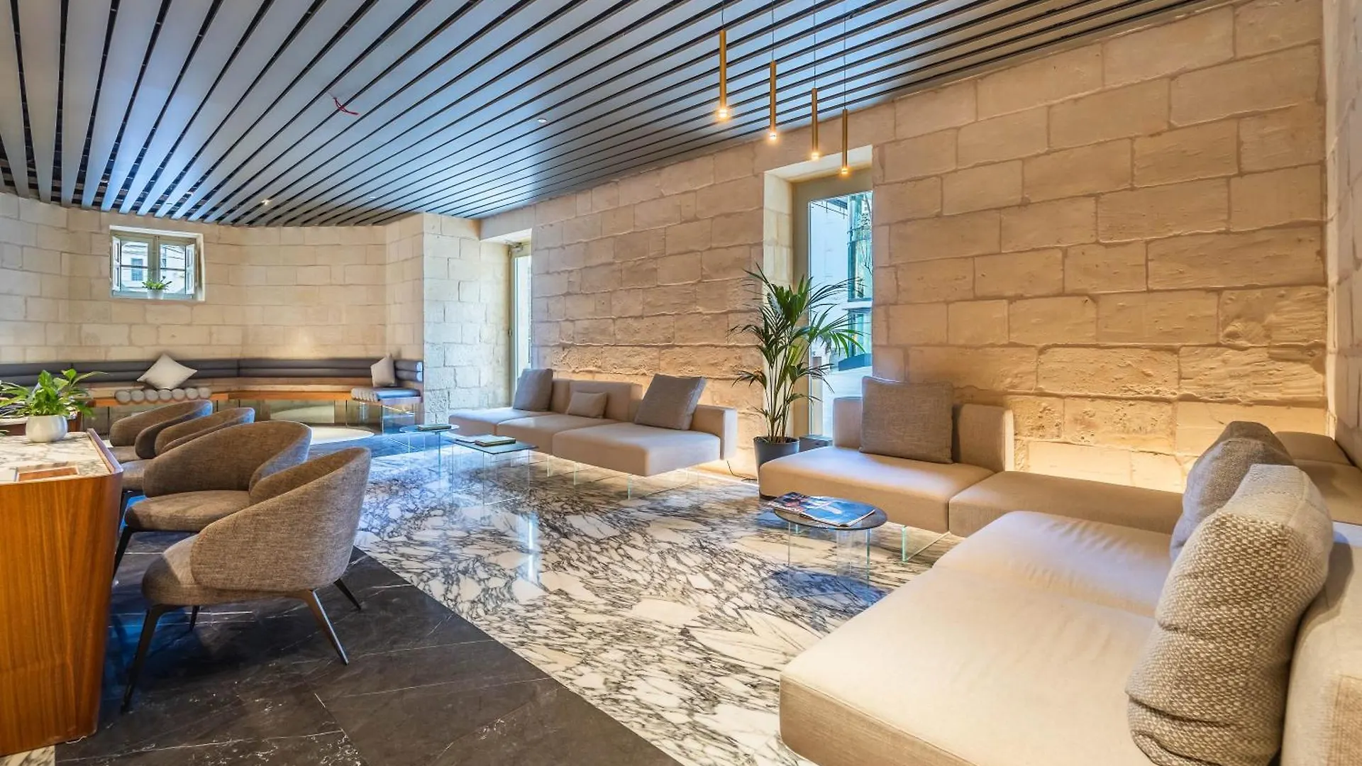 Cityscape Residence In Mercury Tower سانت جوليان شقة