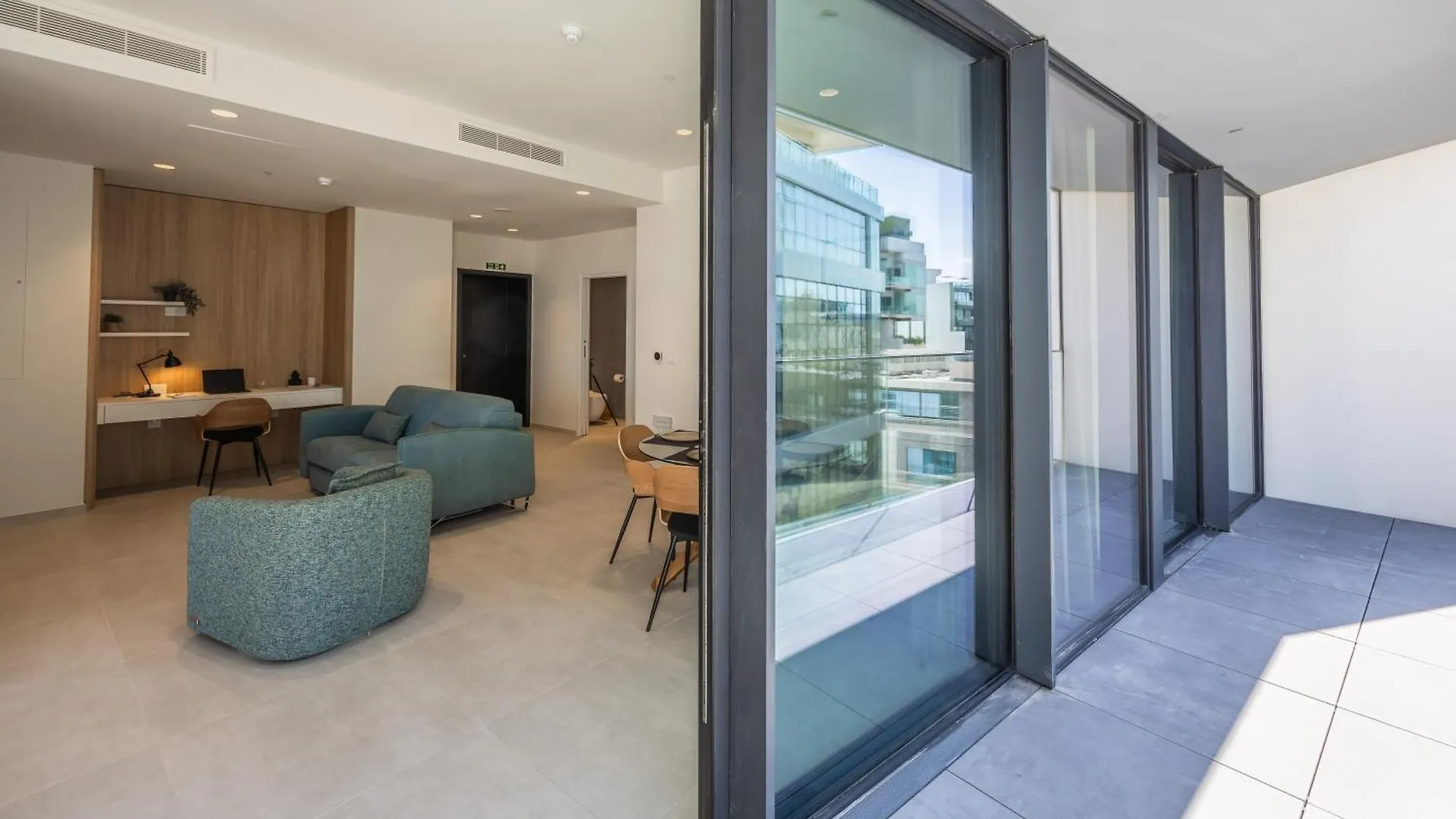 Cityscape Residence In Mercury Tower سانت جوليان 0*,