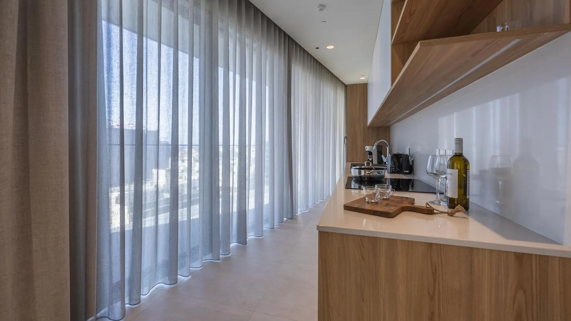 Cityscape Residence In Mercury Tower سانت جوليان